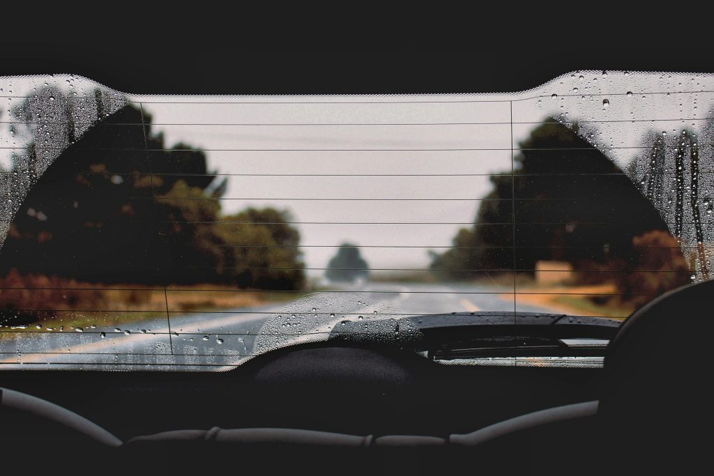 Mobiele autoruitspecialist voert autobeglazing vervangen in Antwerpen uit bij uw thuis