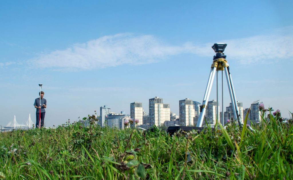 Professionele plaatsbeschrijving door landmeter voor bouwkundige expertise in Hasselt met foto's en gedetailleerde vastleggin